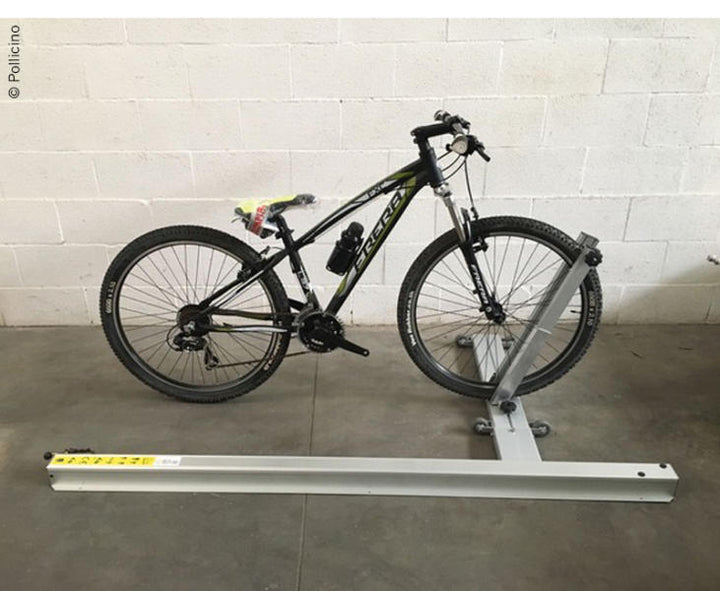Loading aid for 2 bicycles, manual, for rear garage