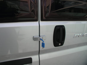 IMC C Universal surface-mounted lock for sliding and rear doors - 464355 | Stahlor image 2
