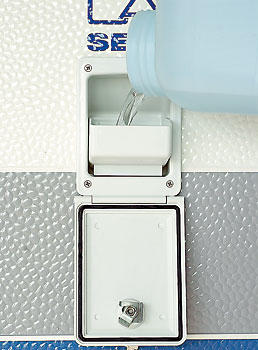 Water filling flap with integrated funnel